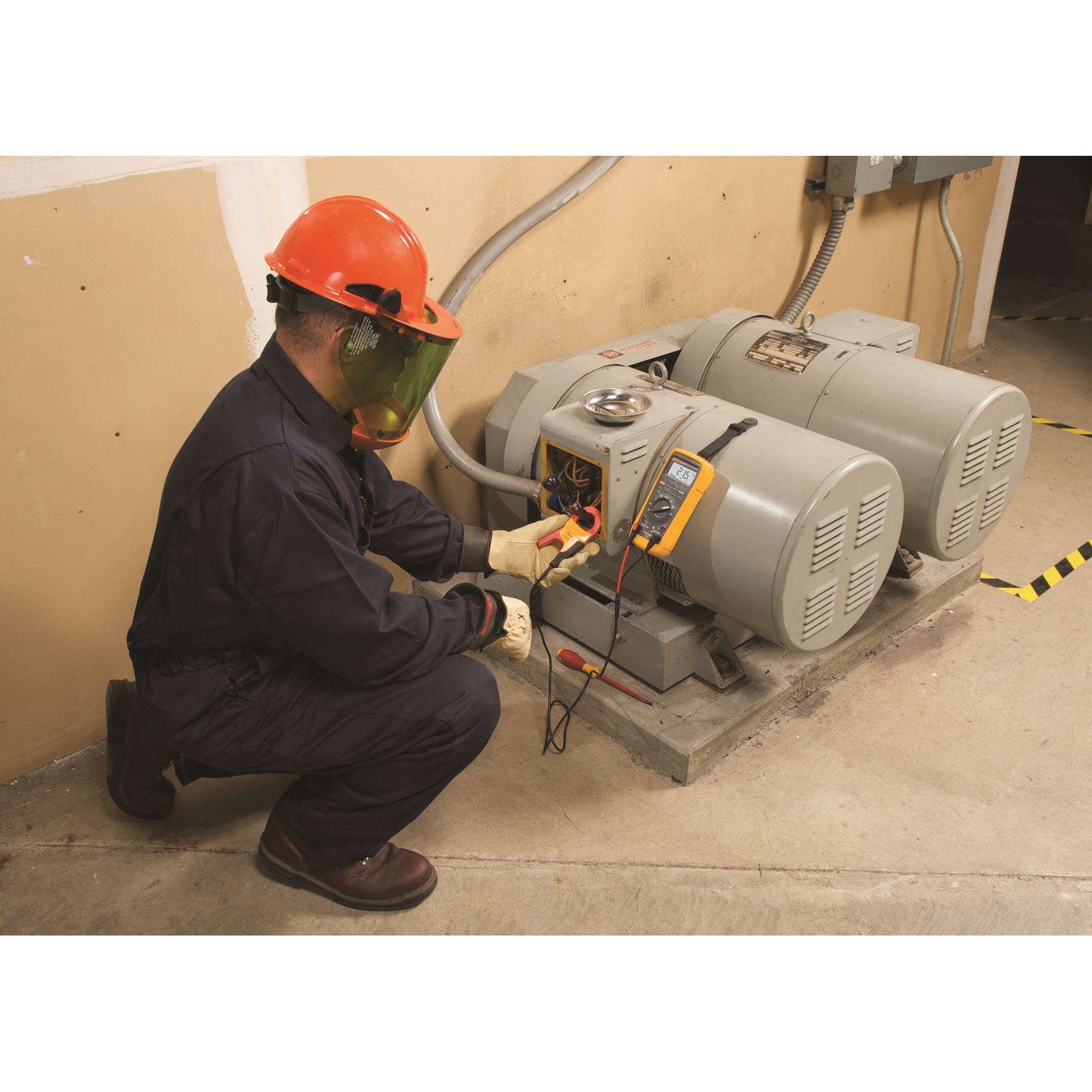 Fluke-28II/EUR TRMS IP67 multimeter met meetsnoeren en klemmen