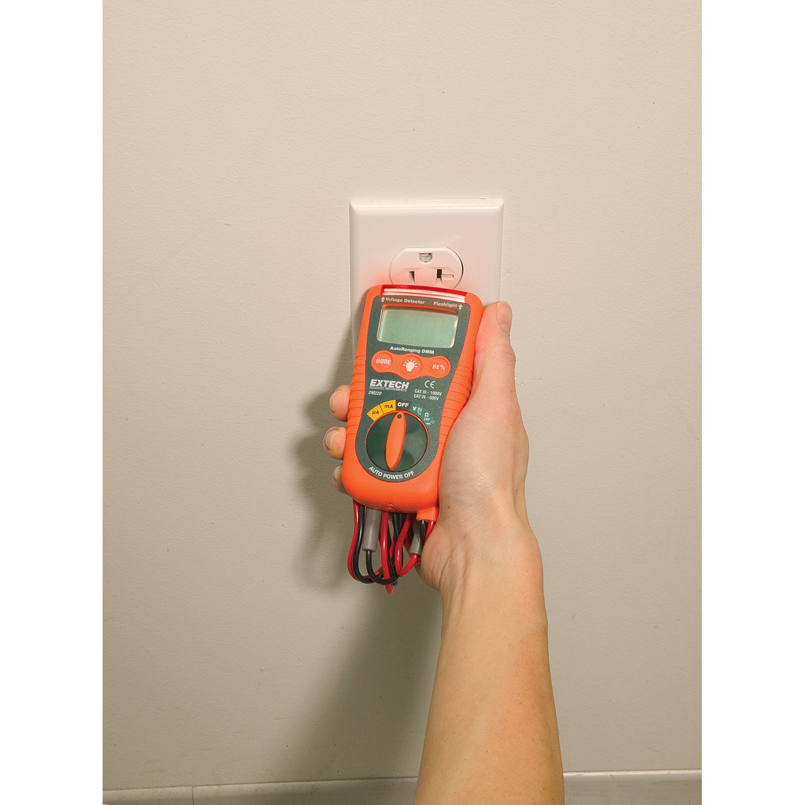 Extech DM220 Mini Pocket multimeter met niet-contact spanningsdetector(NCV)